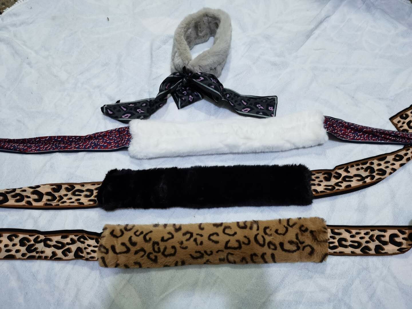 BUFANDA FELPA ANIMAL PRINT C/CINTA 600U